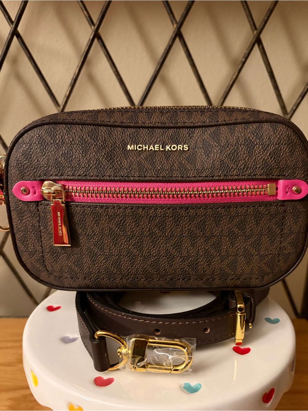 Michael Kors Signature Jet Set “Camera”Crossbody. Nwot - Picture 5 of 7